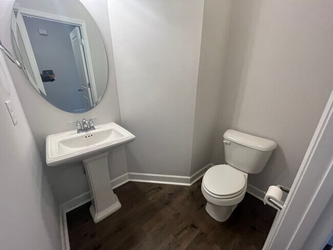 Building Photo - Breathtaking 4 Bedroom, 2 1/2 Bathroom House in Winston Salem, NC!