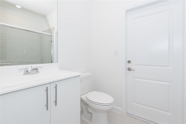 Building Photo - 2636 SE 8 CT