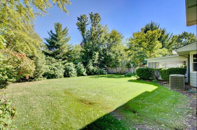 Building Photo - 1236 Hercules Ln