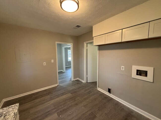 Building Photo - New On the Market!