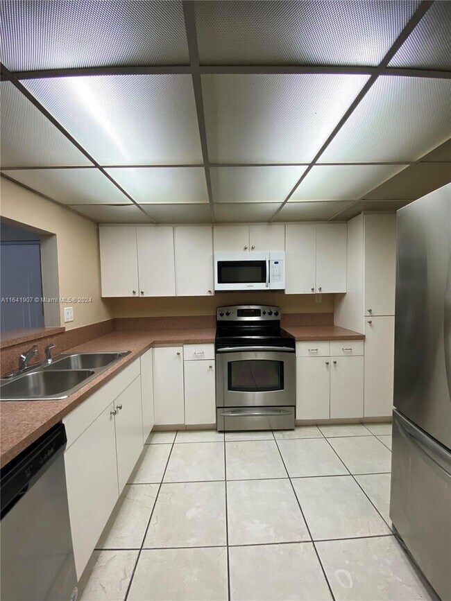 Building Photo - 11207 SW 88th St