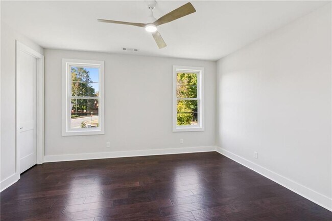 Building Photo - 115 Thome Dr