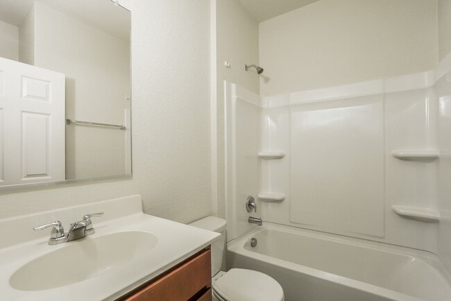 Building Photo - Perfect 3 bedroom ready to call home!