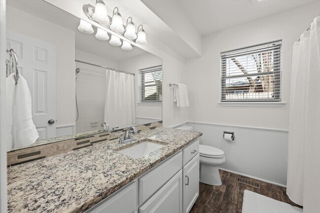 Building Photo - Updated Edmond 3BR Home – Walk to Orvis Risner Elementary – Easy OKC Commute