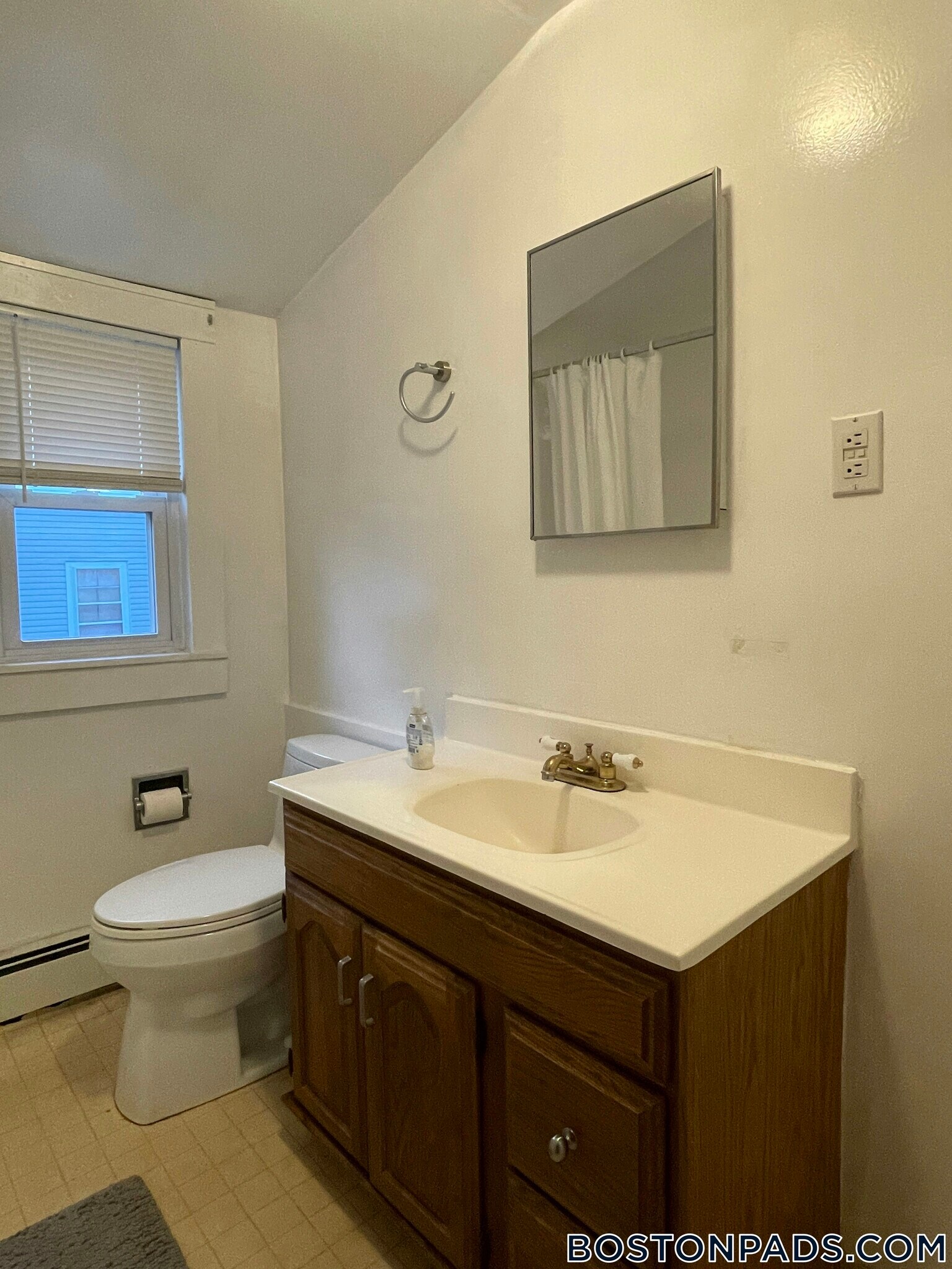 Building Photo - 57 Roseland St