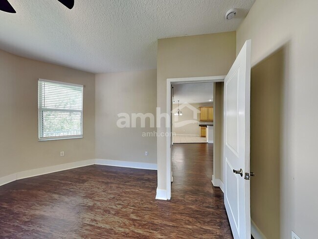 Building Photo - 6405 Oyster Island Cove