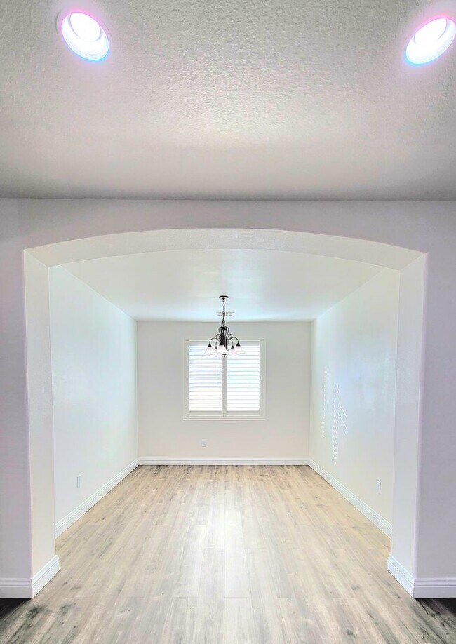 Building Photo - MAYFIELD RANCH ESTATES - N. Mayfield Ranch Rd.