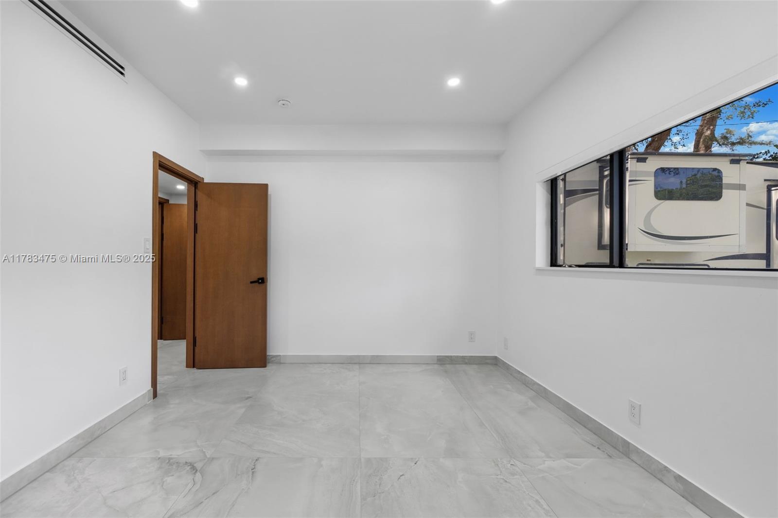 Building Photo - 3000 Riverland Rd