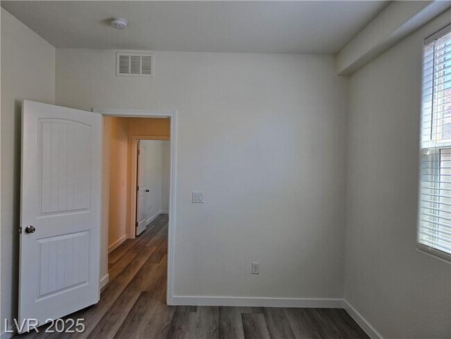 Building Photo - 9463 Jumping Frog Ct