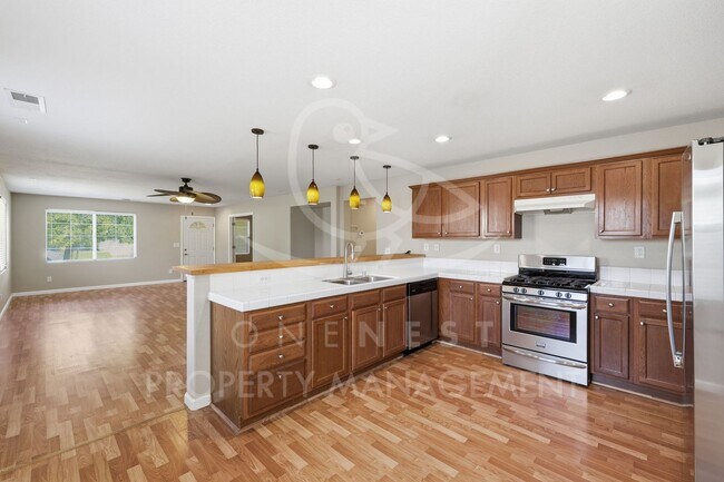 Building Photo - 1444 Minories Dr