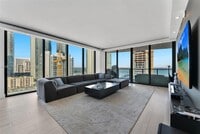 Building Photo - 460 NE 28th St