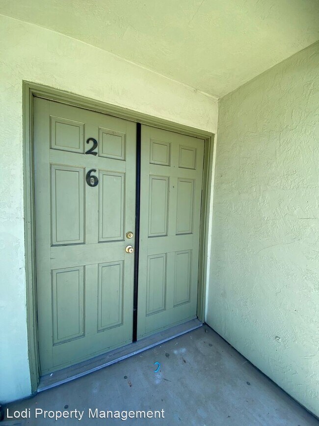 Building Photo - 2440 Cochran Rd