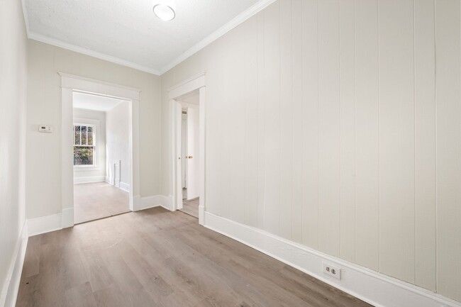 Building Photo - Newly remolded 3 BR with Hardwood Floors