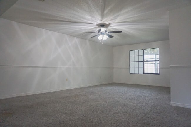 Building Photo - 111 Palmetto Dr