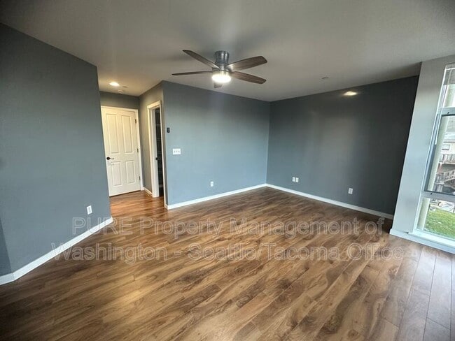 Building Photo - 2327 S I St