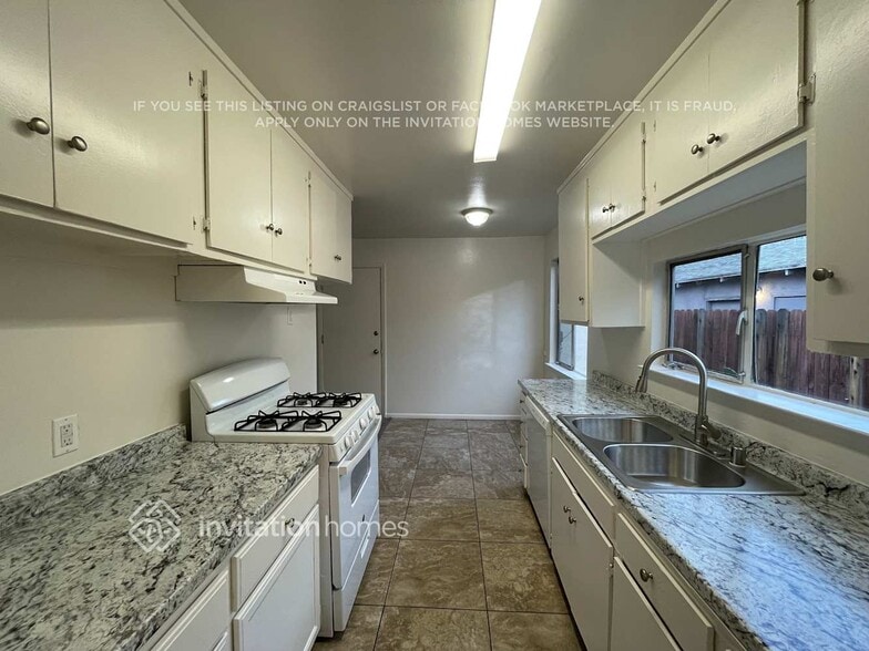 Building Photo - 2222 Babette Way