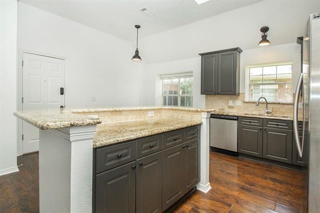 Building Photo - 7981 Kings Ridge Rd
