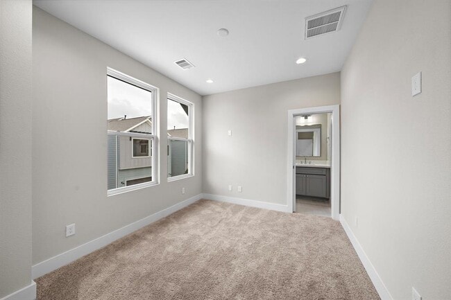 Building Photo - 8138 Esther Acres Ln