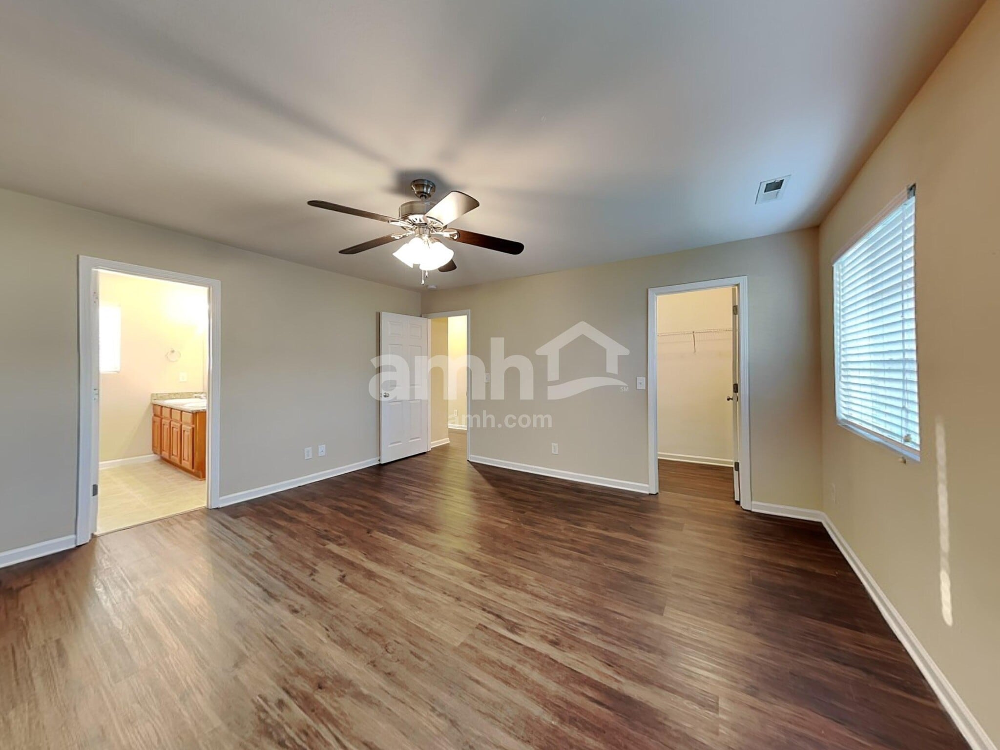 Building Photo - 107 Oak Knoll Dr