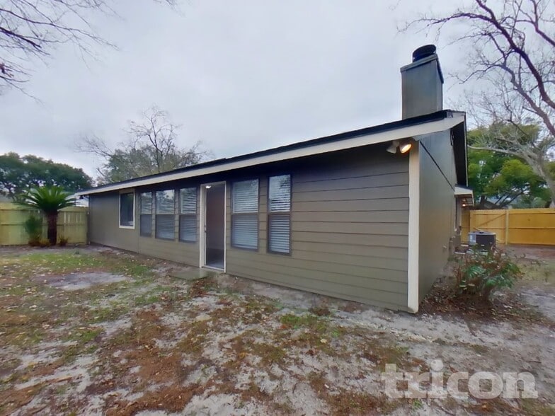 Building Photo - 8127 Creedmoor Dr