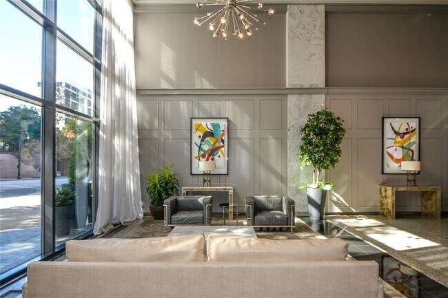 Building Photo - 620 Peachtree St NE