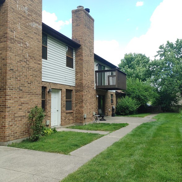 Building Photo - 1276 Robbins Run Ct
