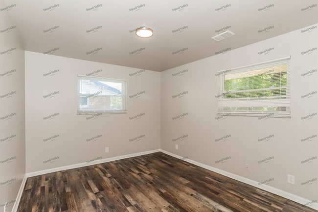 Building Photo - 2950 Aries Ct