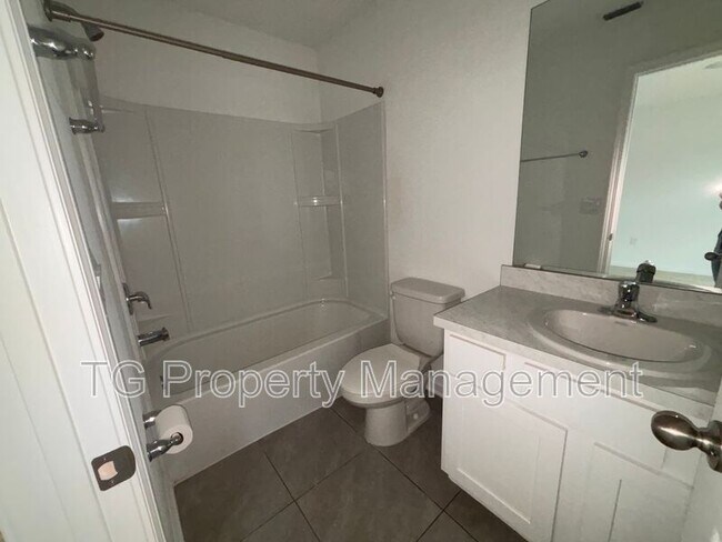 Building Photo - 9015 Gifford Dr