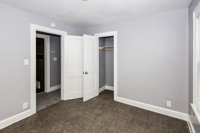 Building Photo - 1561 E 204th St