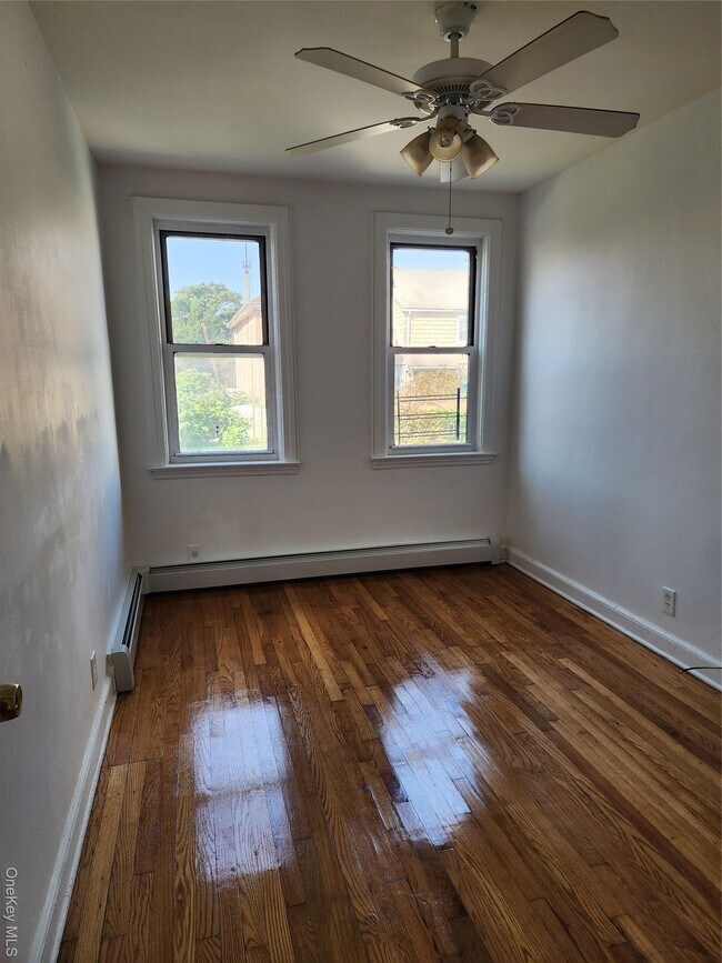 Building Photo - 1609 Colden Ave