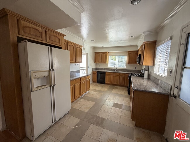 Building Photo - 11121 Parr Ave