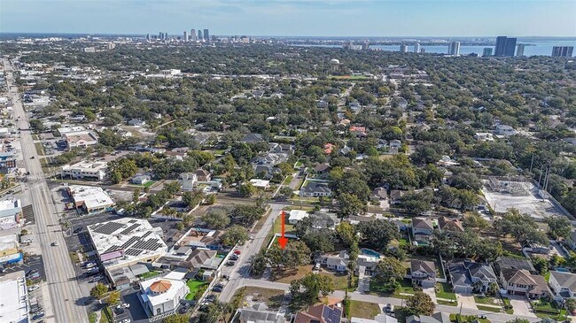 Building Photo - 2302 S Thixton Ct