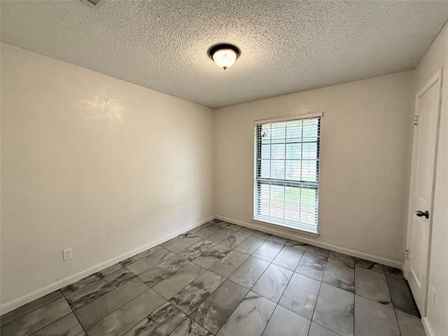 Building Photo - 3400 Chatham Ct