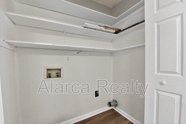 Building Photo - 1207Forest Wood Dr