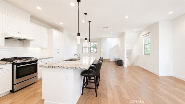 Building Photo - 21000 Cornerstone Dr