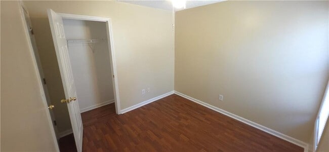 Building Photo - 2784 James Henry Dr