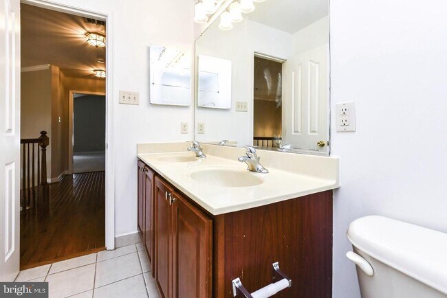 Building Photo - 13003 Belle Meade Trace