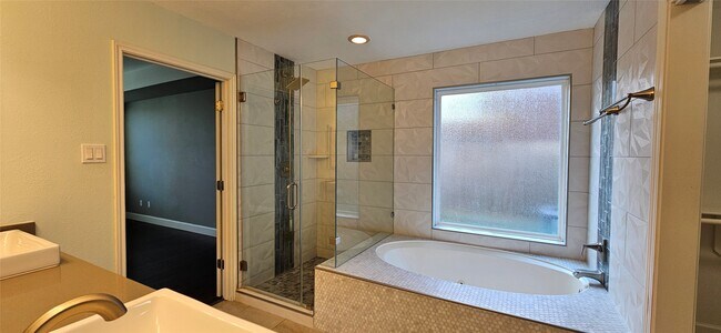 Building Photo - 13035 Bainbridge Trail