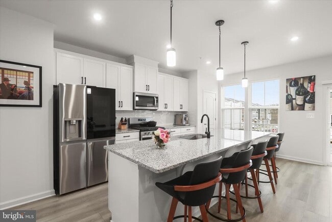 Building Photo - 1624 Aster Ln