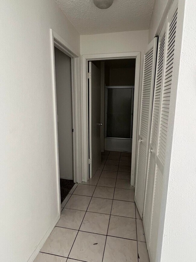 Building Photo - 5175 Caliente St