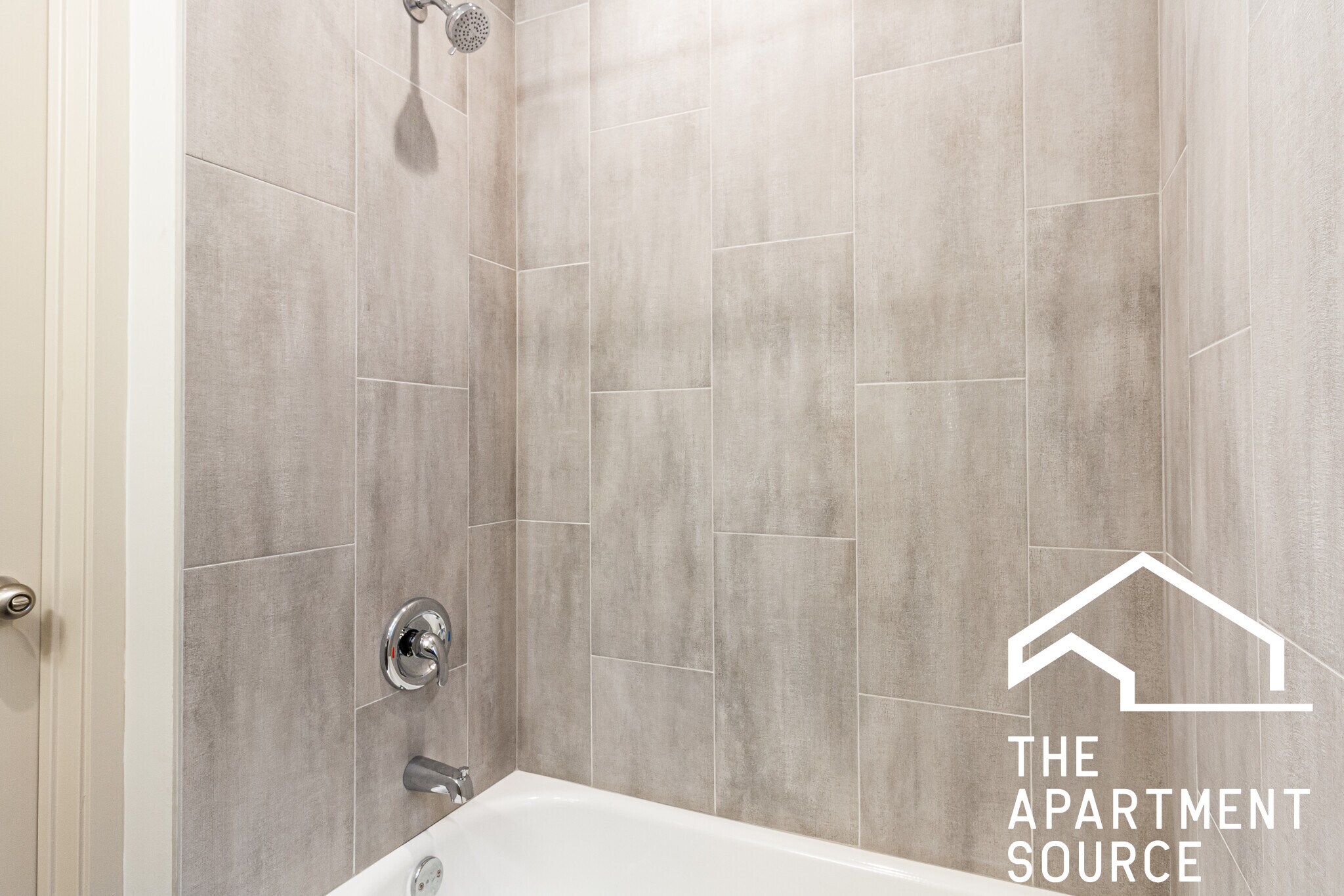 Building Photo - 5941 N Paulina St