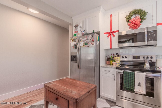 Building Photo - 909 Talbot Ave