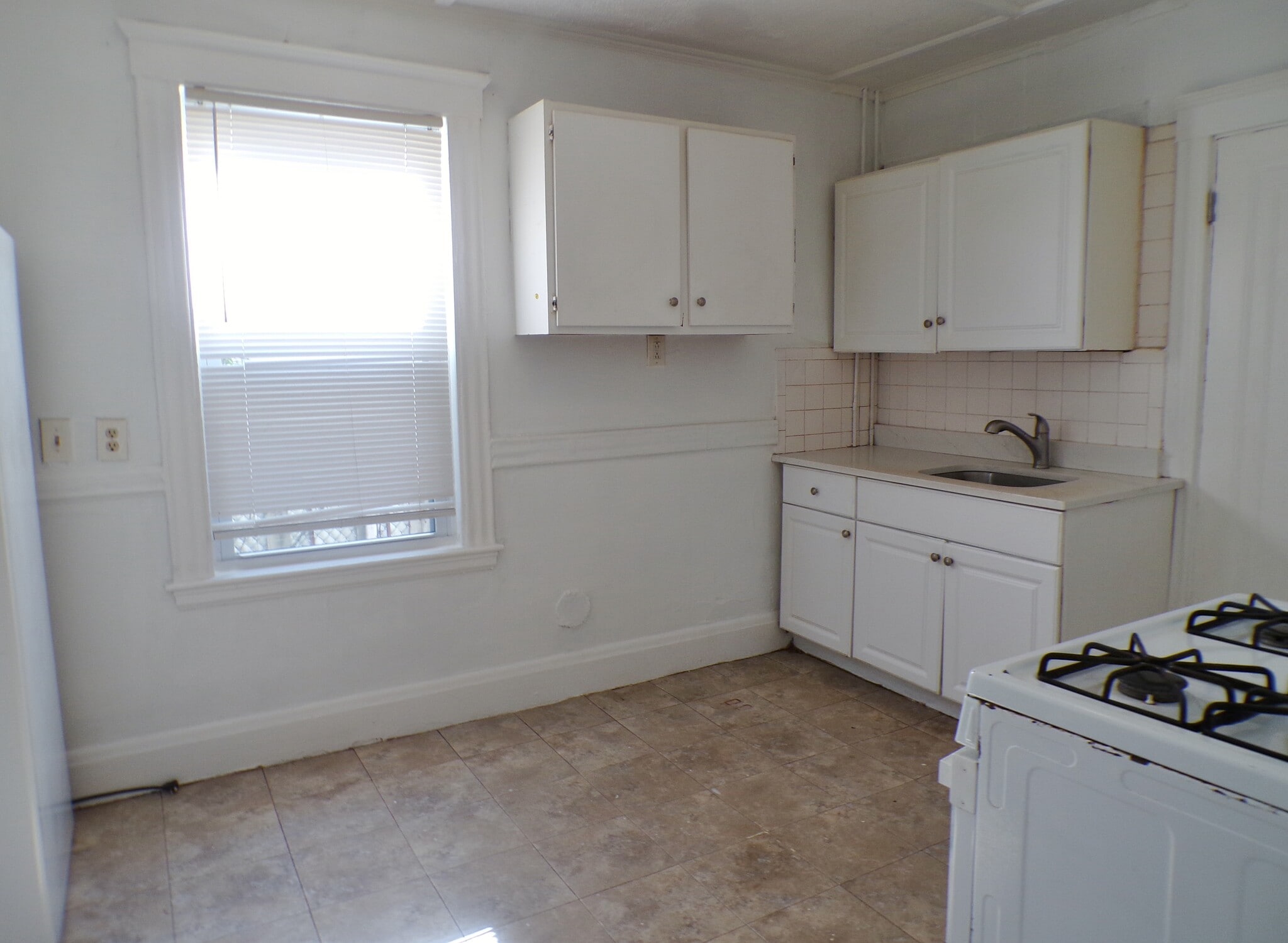 Building Photo - 24 Hanover Cir