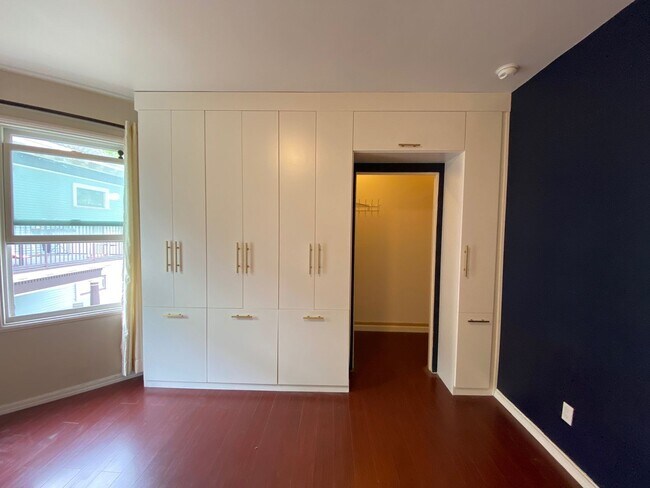 Building Photo - 2811-2815 Telegraph Ave