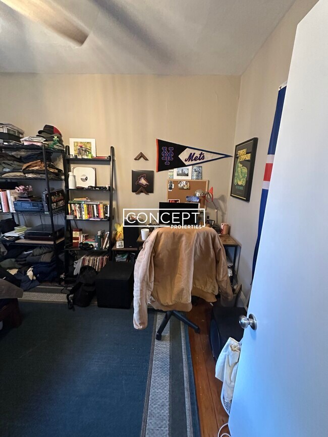 Building Photo - 6A Sunset St. Unit 1