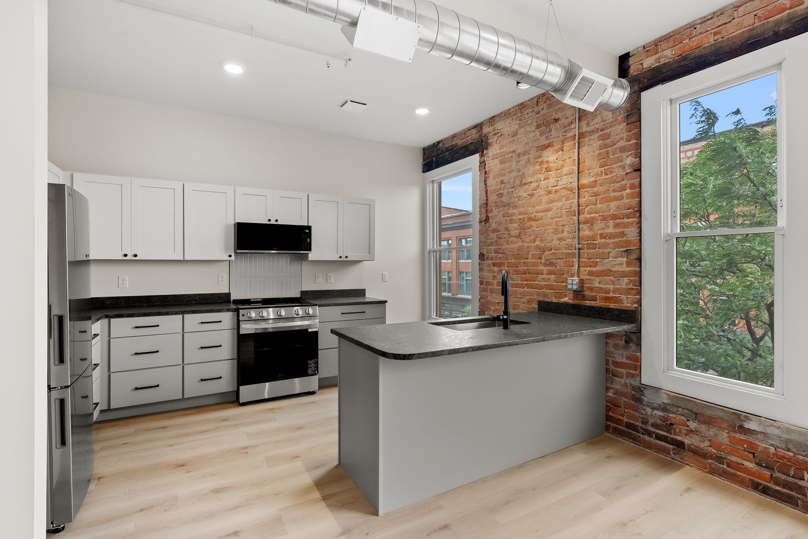 Building Photo - 266 E Michigan Ave