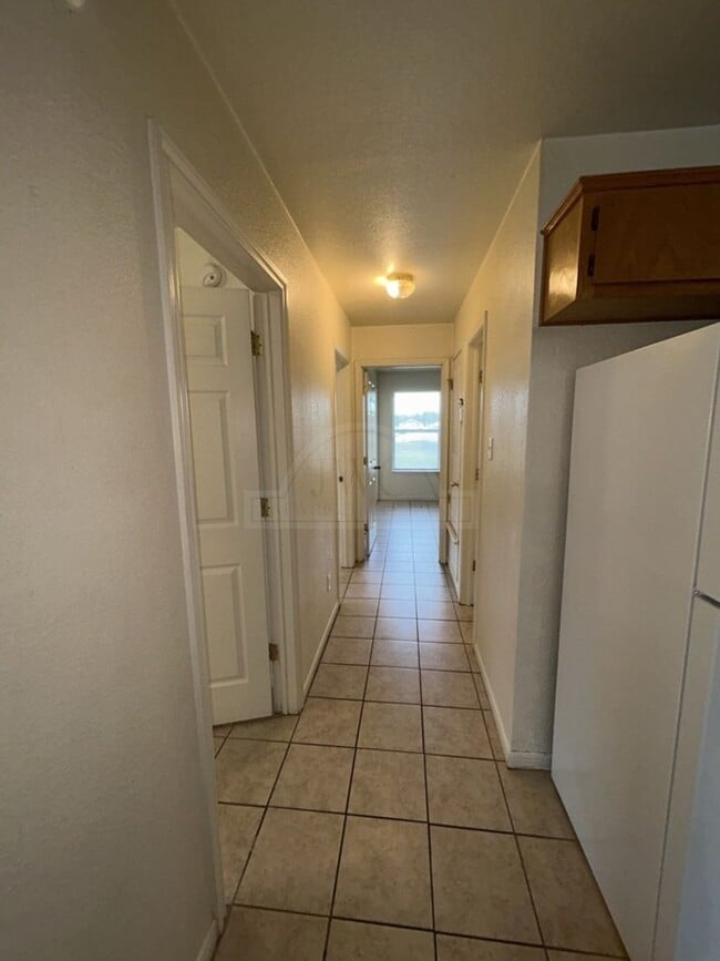 Building Photo - 105 Castellon Ct