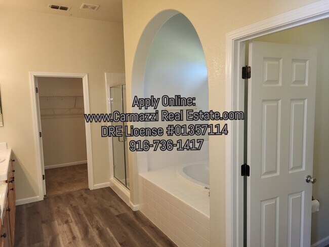 Building Photo - 1201 Souza Way