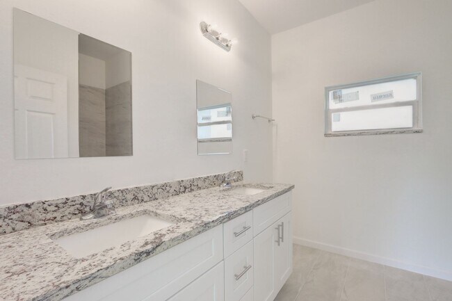 Building Photo - BRAND NEW 3/2/1-SAVANNAH MODEL-GREAT SW LEHIGH LOCATION