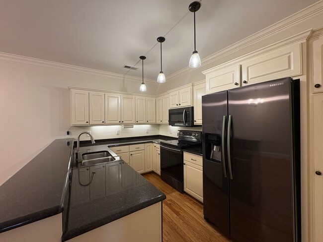 Building Photo - Townhome Available in North Main Community Downtown Greenville!